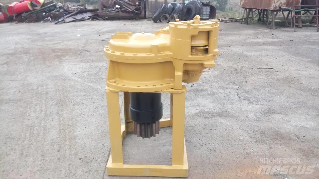 CAT 245 Transmissie