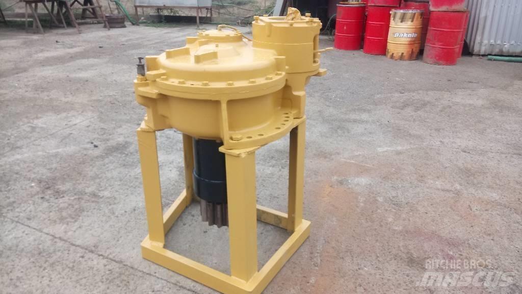 CAT 245 Transmissie