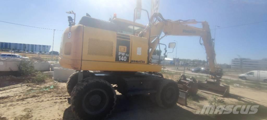 Komatsu PW 140-7 Wielgraafmachines
