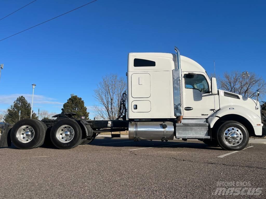 Kenworth T 880 Trekkers