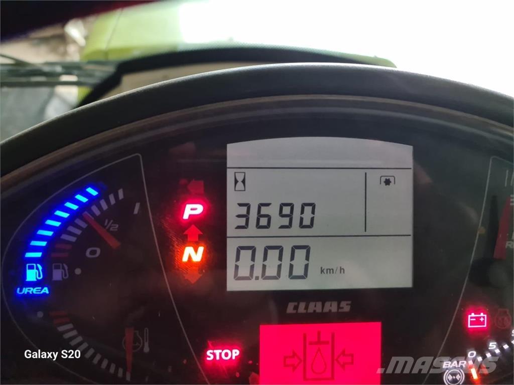 CLAAS Axion 810 Tractoren