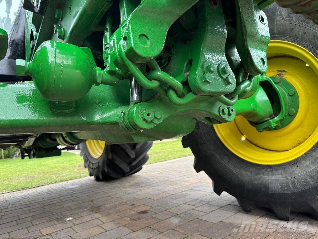 John Deere 6125 M Tractoren