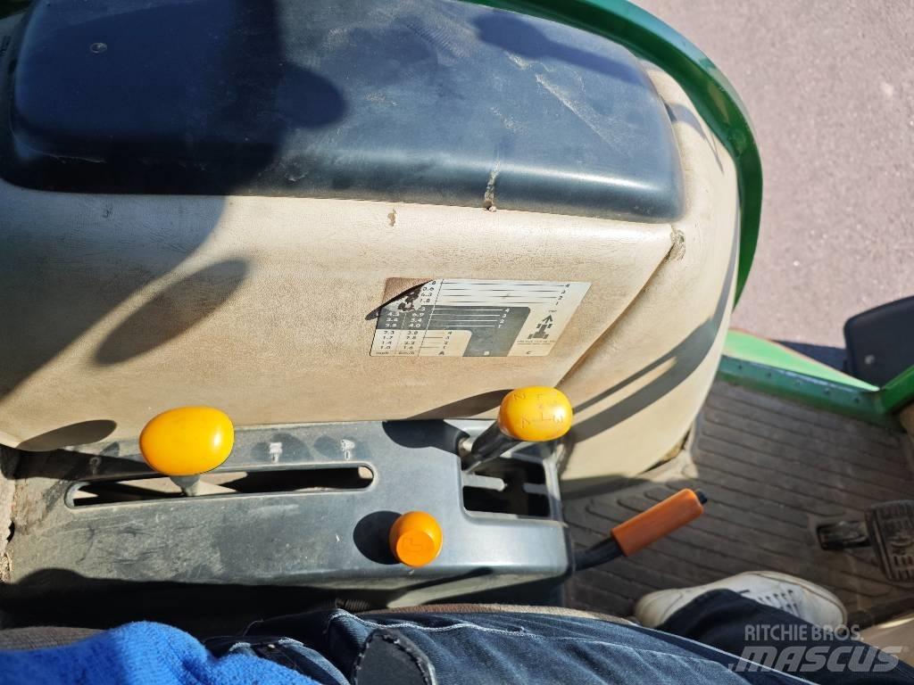 John Deere 4520 Compacttrekkers