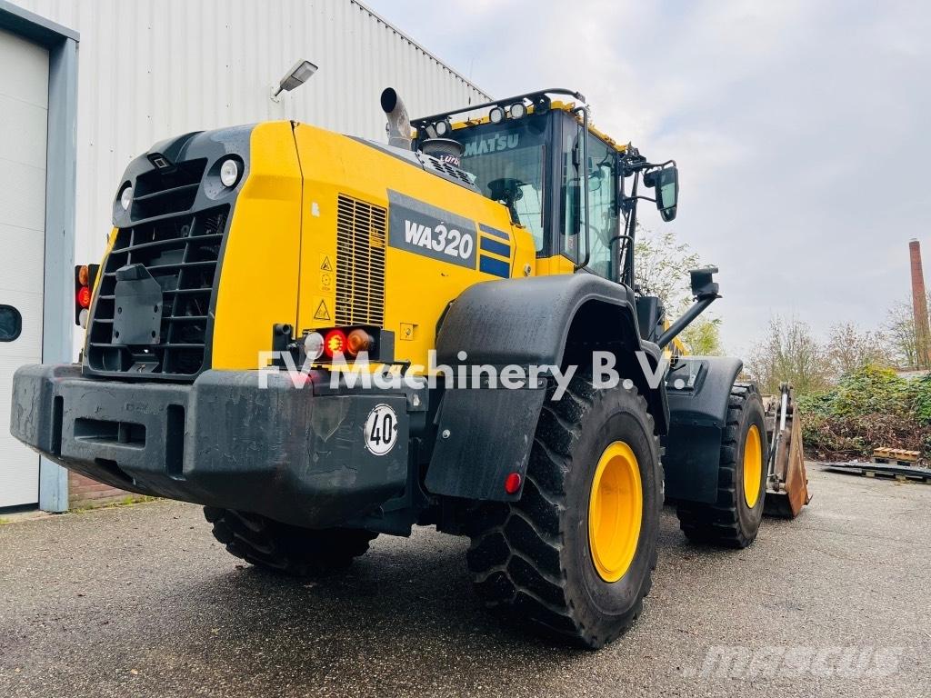 Komatsu WA320 Wielladers