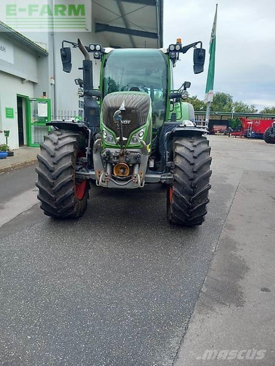 Fendt 724 vario s4 Tractoren