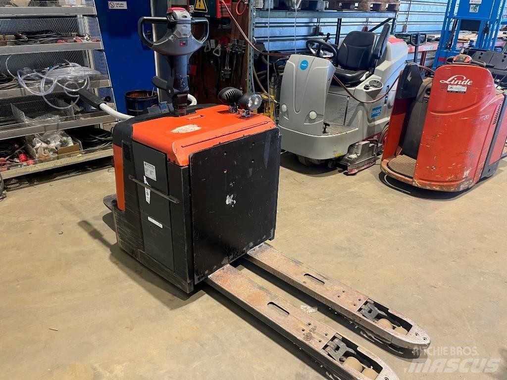 BT LPE 240 / M Stapelaar meeloop