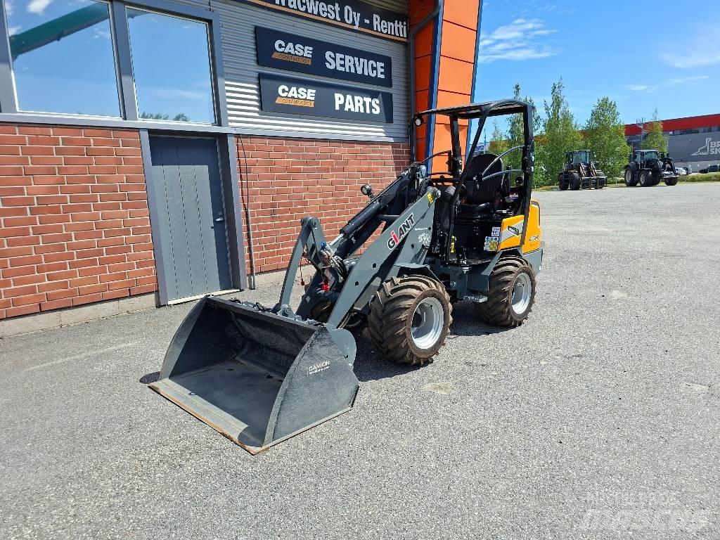 GiANT G 2300 HD Knik- en schrankladers