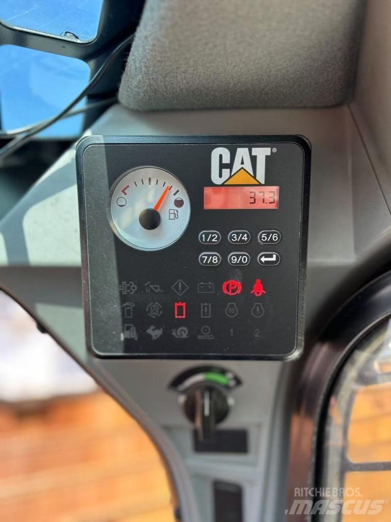CAT 262 D Schrankladers