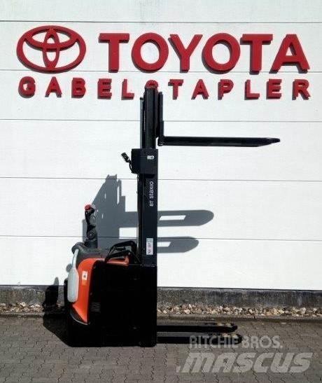 Toyota SPE140L Stapelaar meeloop
