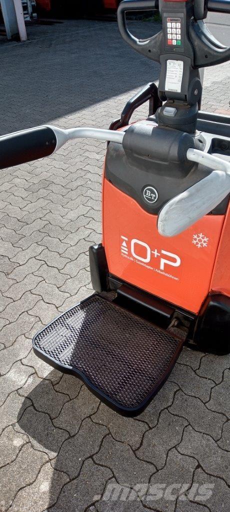 Toyota SPE140L Zelfrijdende stapelaars