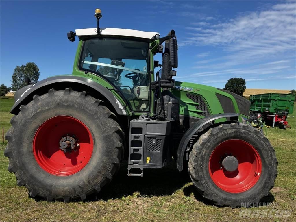 Fendt 828 Vario Tractoren