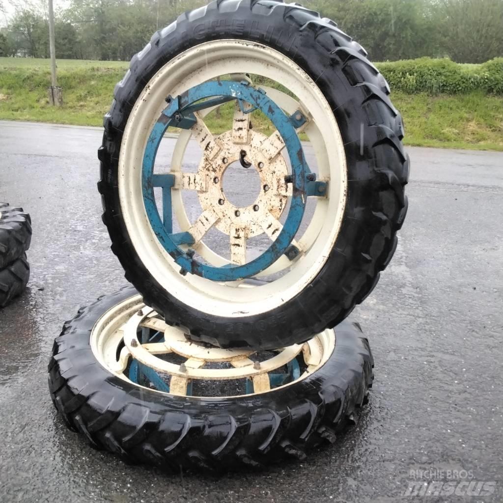 Michelin 230/95R44 Banden, wielen en velgen