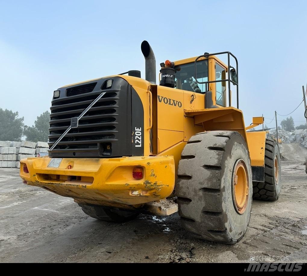 Volvo L 220 E Wielladers