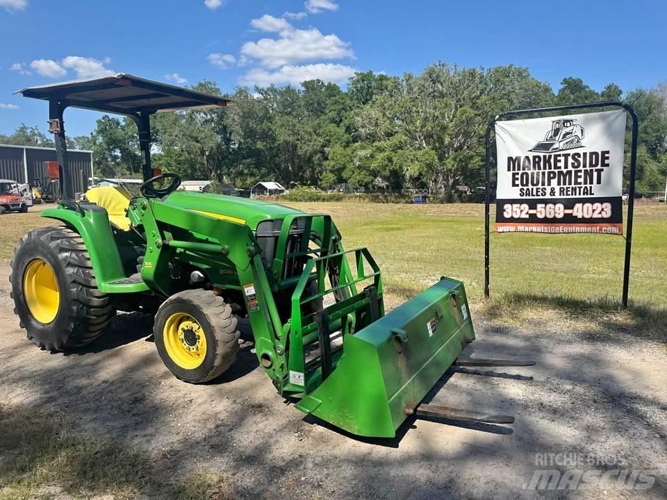 John Deere 3038 E Tractoren