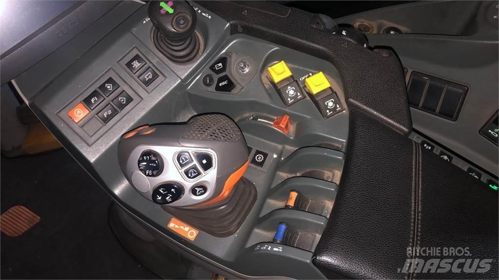 CLAAS AXION 810 Tractoren