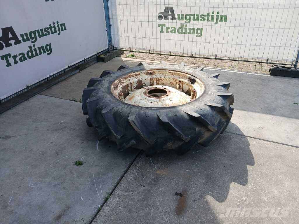 Renault 781-4 Tractoren