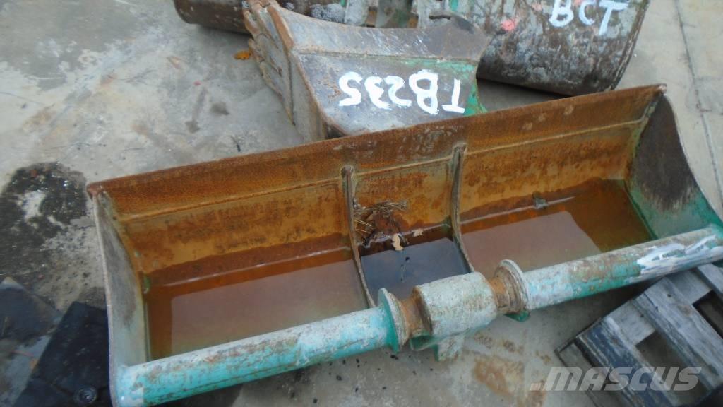 Takeuchi TB 235 Minigraafmachines < 7t