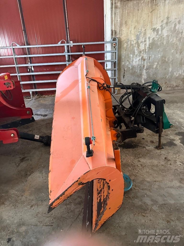 FMG AA 300 Sneeuwschuivers en -ploegen
