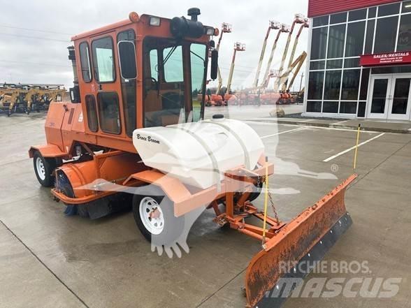 Broce RCT350 Veegmachines