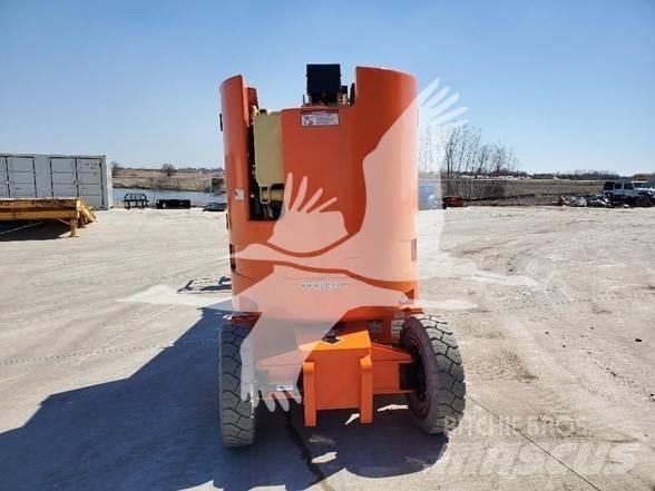 JLG E300AJP Knikarmhoogwerkers