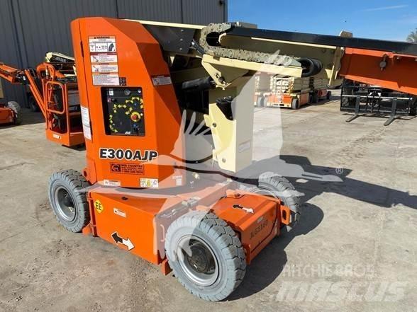 JLG E300AJP Knikarmhoogwerkers