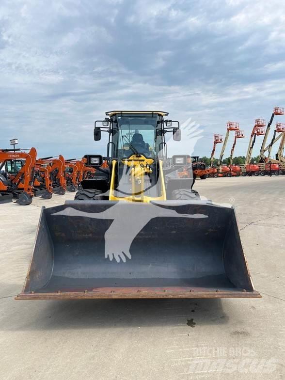 Komatsu WA270 Wielladers