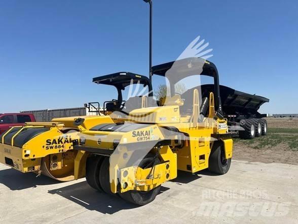 Sakai GW754 Bandenwalsen