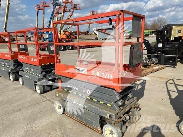 SkyJack SJ3219 Schaarhoogwerkers