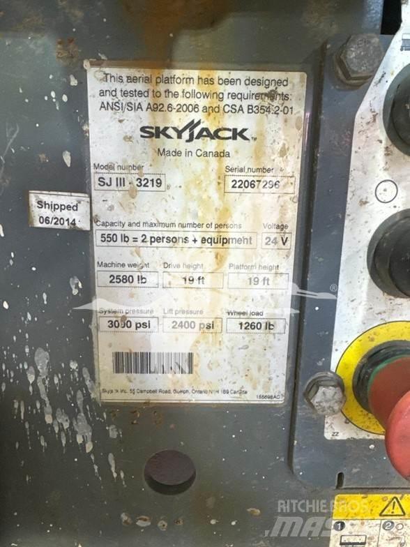 SkyJack SJ3219 Schaarhoogwerkers