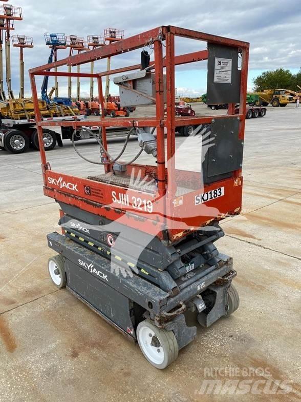 SkyJack SJ3219 Schaarhoogwerkers