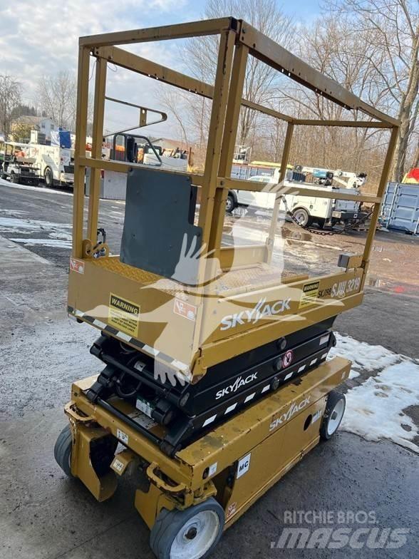 SkyJack SJ3219 Schaarhoogwerkers