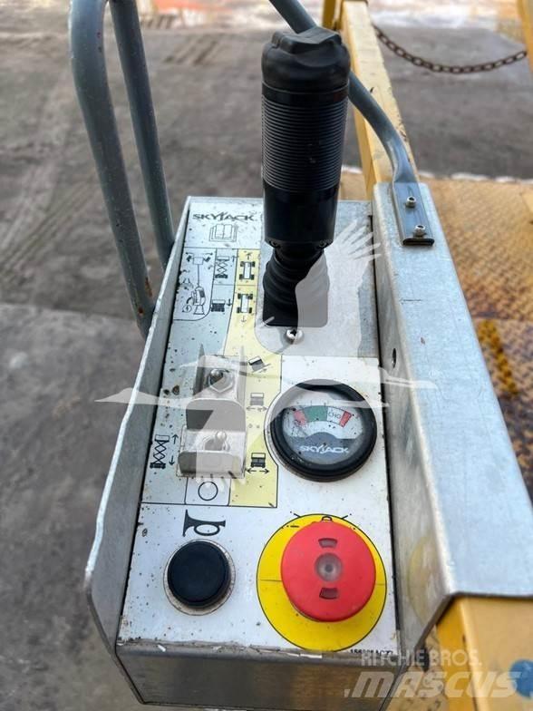 SkyJack SJ3219 Schaarhoogwerkers