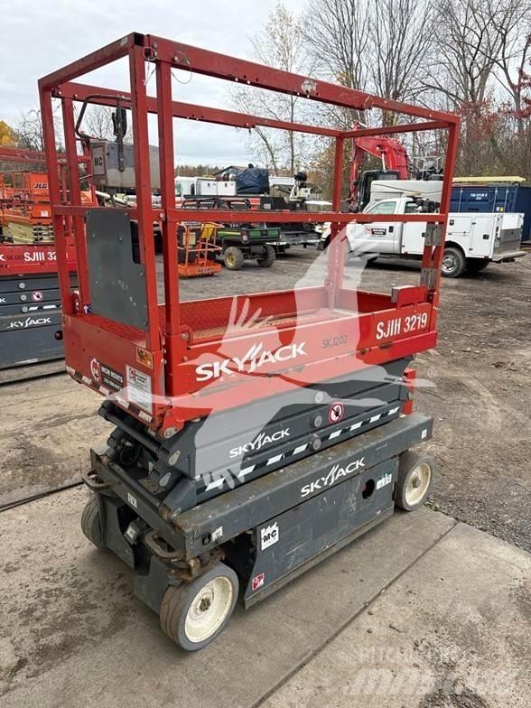 SkyJack SJ3219 Schaarhoogwerkers
