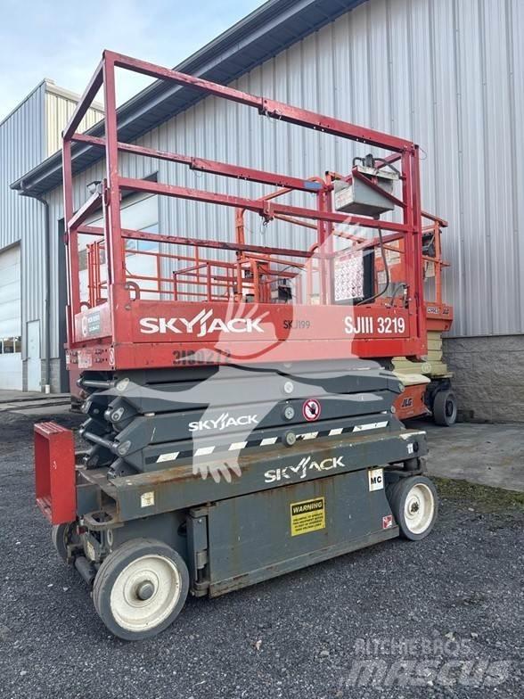 SkyJack SJ3219 Schaarhoogwerkers