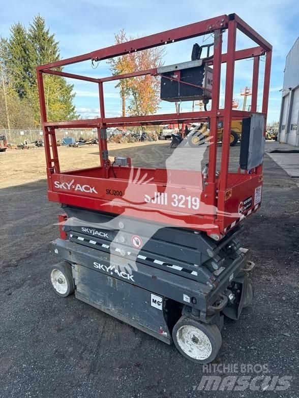 SkyJack SJ3219 Schaarhoogwerkers