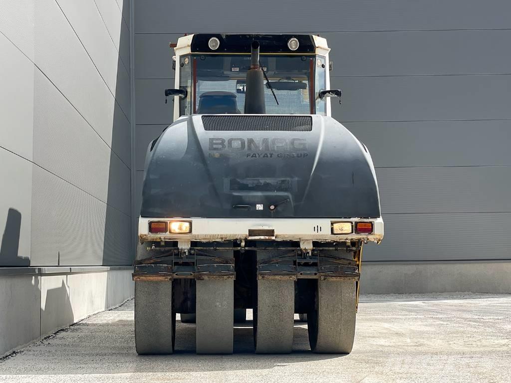 Bomag BW 24 RH Bandenwalsen