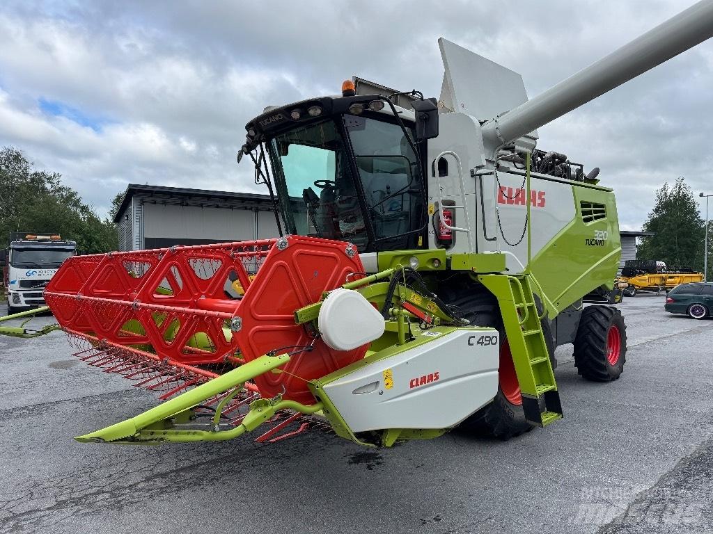 CLAAS Tucano 320 Maaidorsmachines