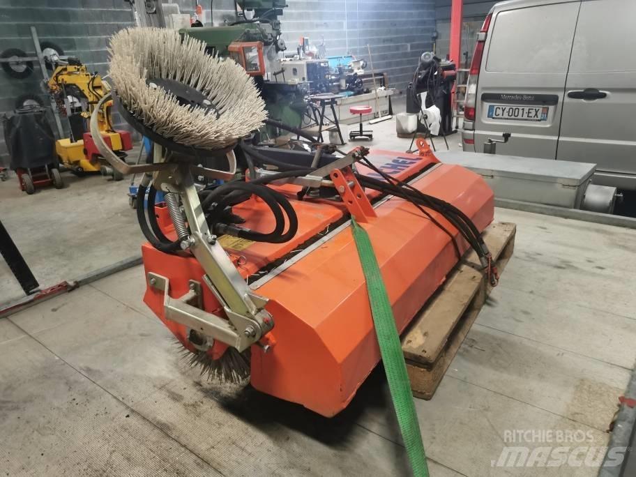 Tuchel Simplex 135HD Veegmachines