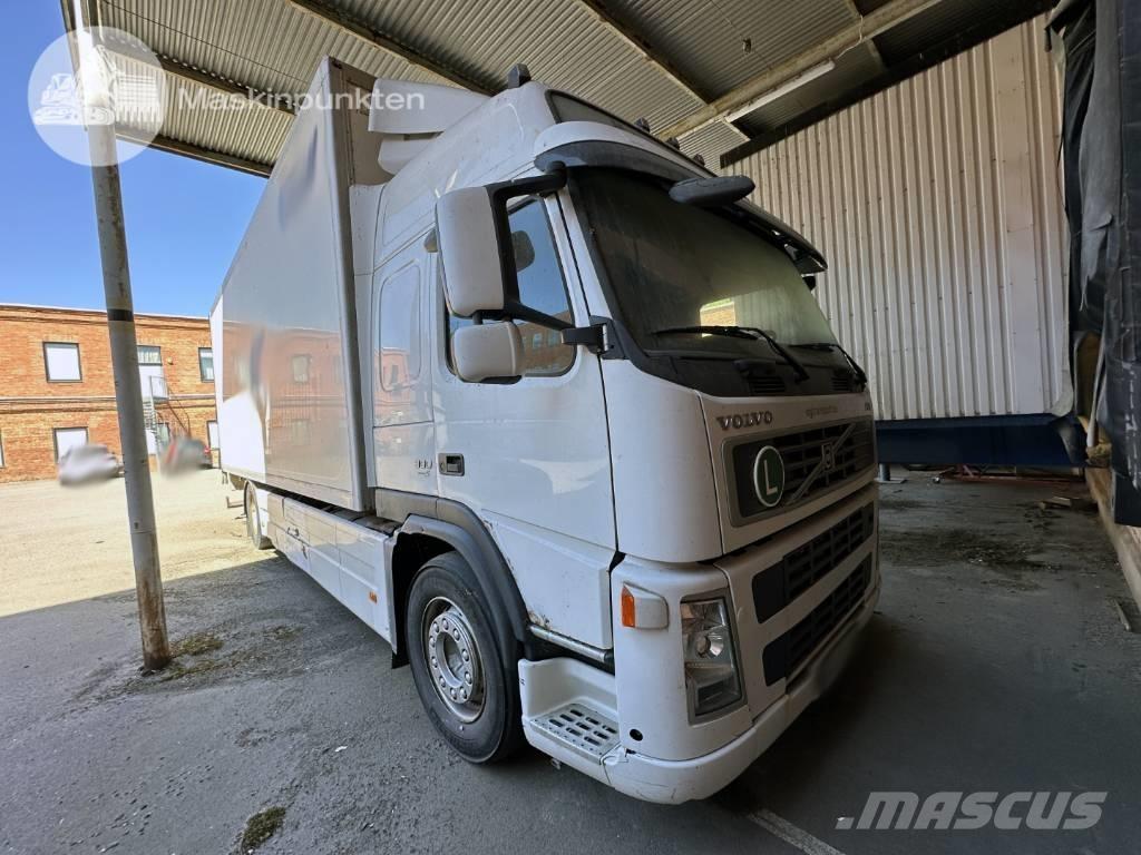 Volvo FM 300 Bakwagens met gesloten opbouw