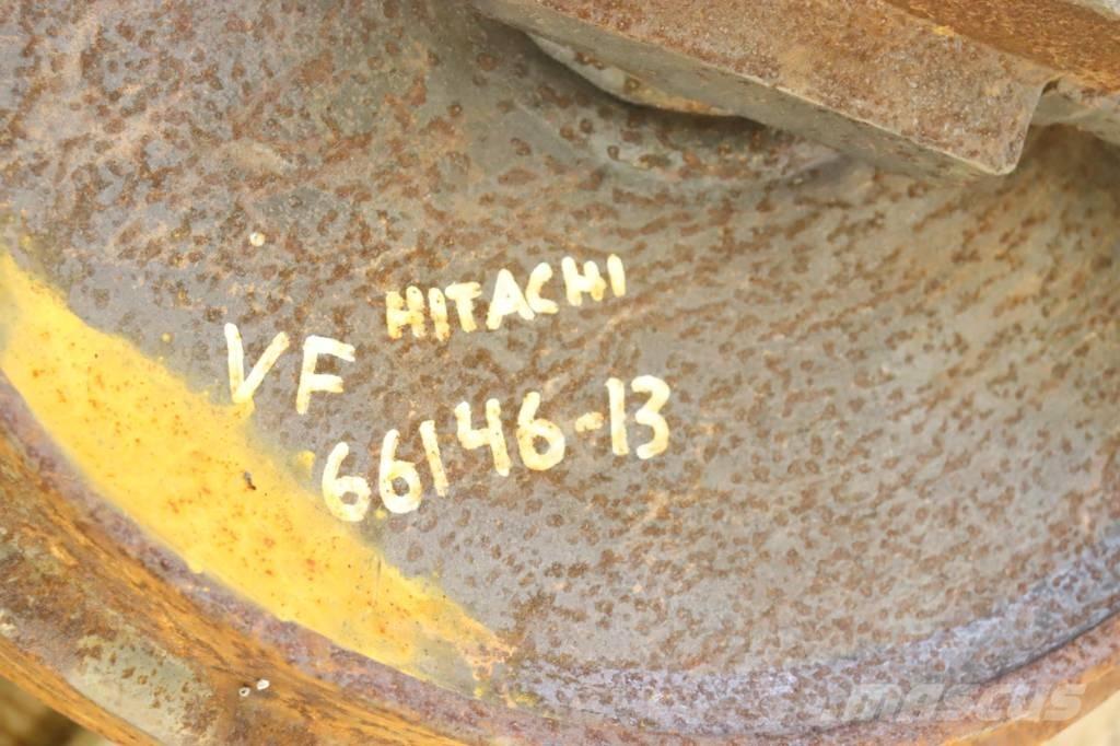 Hitachi 130 Banden, wielen en velgen