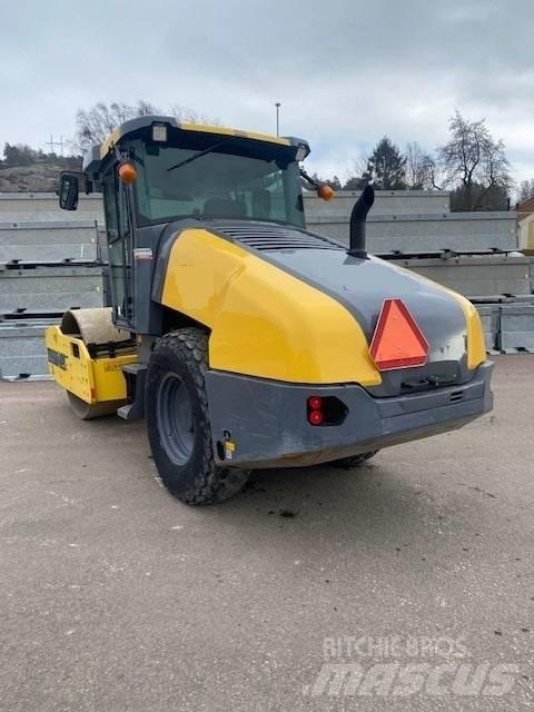 Dynapac CA1500D, Vält Trilrolwalsen