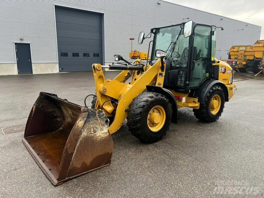 CAT 906M Wielladers