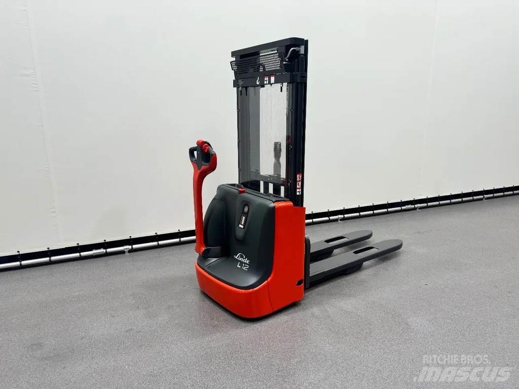 Linde L 12 Stapelaar meeloop