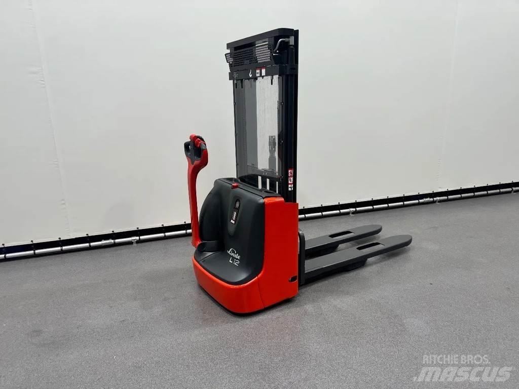 Linde L 12 Stapelaar meeloop