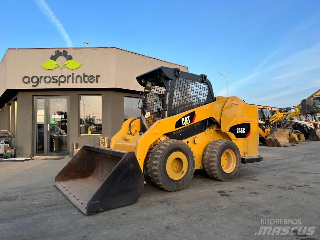 CAT 246 C Schrankladers