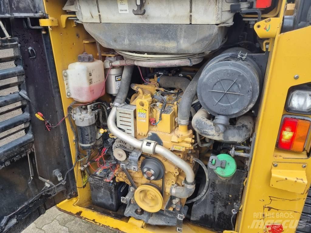 CAT 257 D Schrankladers