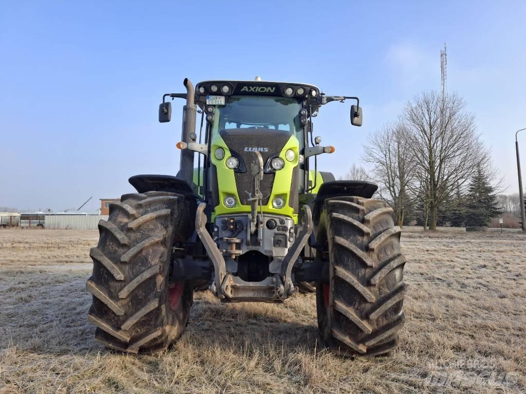CLAAS Axion 810 Tractoren