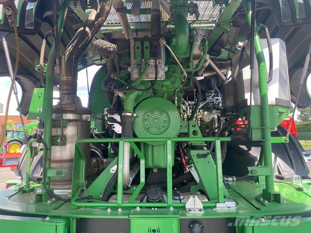 John Deere 8200 Getrokken veldhakselaar