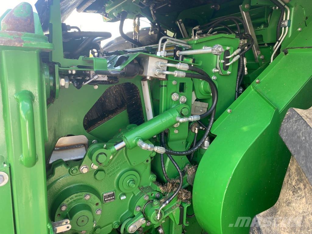 John Deere 8200 Getrokken veldhakselaar