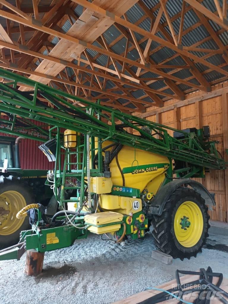 John Deere 840 Getrokken spuitmachines